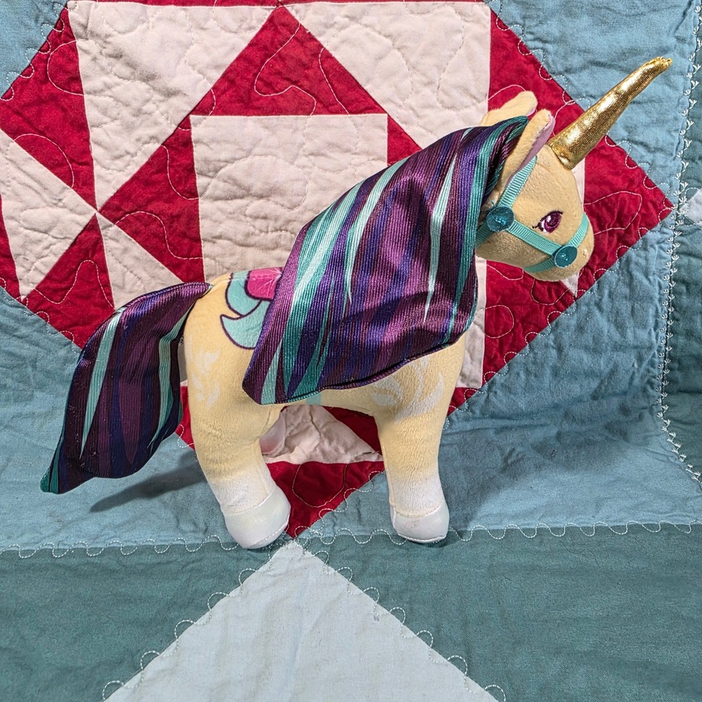Unicorn Academy Leaf Plush Stuffed Animal‎ Toy Spin Master 2024 Yellow Purple